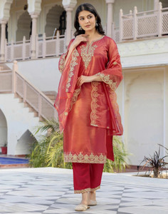 Skylee Women Kurta Pant Dupatta Set