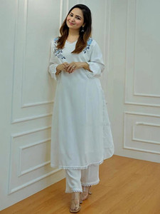 Chivensh Fashion Women Kurta Pant Set