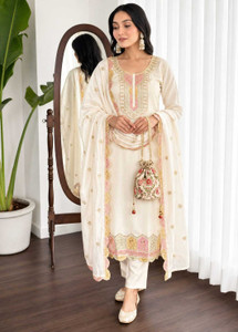 Laviya Women Kurta Pant Dupatta Set - Image 4