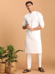 VASTRAMAY Men Embroidered A-line Kurta