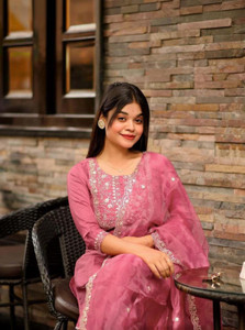 Vivisha Women Kurti Pant Dupatta Set