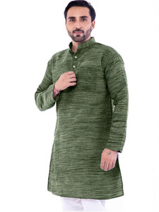Aaryavar Men Kurta Pyjama Set