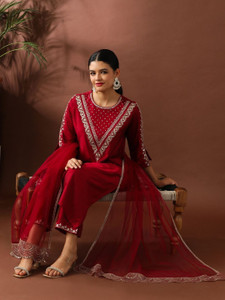 AVANSHEE Women Kurta Pant Dupatta Set