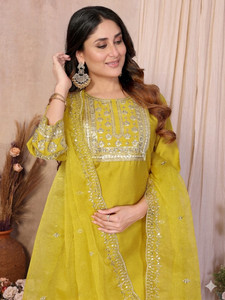 Aakasya Women Kurta Pant Dupatta Set - Image 6