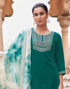 Skylee Women Kurta Pant Dupatta Set