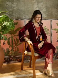 Youthnic Women Kurta Pant Set