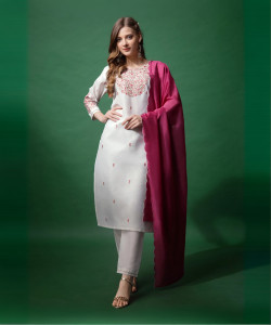 ARADHNA Women Kurta Pyjama Dupatta Set