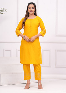 Pingaksh Women Kurta Pant Set