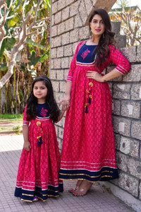 Veena Enterprises Women Kurta Set