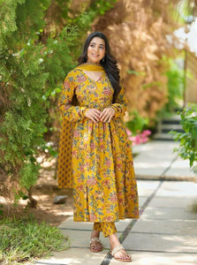 VAANEEP Women Kurti Pant Dupatta Set