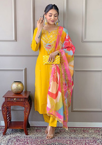 PILUDI Women Kurti Pant Attached Dupatta Set