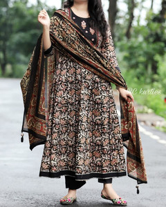 NXT महिलाओं के लिए  कुर्ता और पैंट सेट