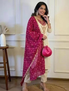 CELVRA Women Kurta Pant Dupatta Set