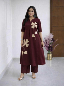 voguebyavantika Women Kurta Pant Set