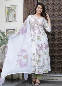 Rangnavi Women Kurta Palazzo Set