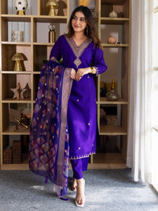 VredeVogel Women Kurta Pant Dupatta Set