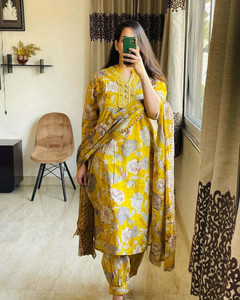 finestfabric Women Kurti Pant Dupatta Set
