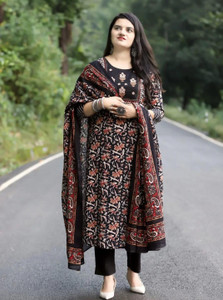 Yusra Women Kurta Pant Set
