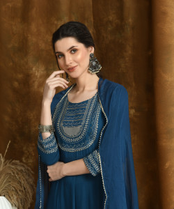 Divastri Women Kurta Pant Set