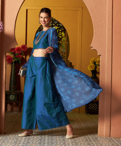 Shae by SASSAFRAS Women Ethnic Top Pant Ethnic Jacket Set
