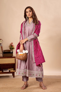 AYUKTA INTERNATIONAL Women Kurta Pant Dupatta Set
