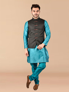 Svatantra Men Kurta Pyjama Ethnic Jacket Set