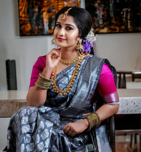 V And V Shop Woven, Animal Print, Embroidered, Floral Print, Hand Painted, Printed, Solid/Plain, Applique Kanjivaram Jacquard, Pure Silk Saree
