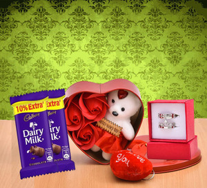THE CLICK INDIA Cadbury ,Soft Toy, Showpiece Gift Set, Couple Ring Valentine Gift For Couples Plastic Gift Box