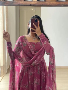 - ishvari creation अनारकली गाउन