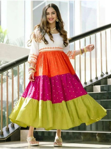 - JC Clothing फ्लेयर्ड / A-लाइन गाउन