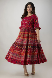 - Parii Fashion Jaipur फ्लेयर्ड / A-लाइन गाउन