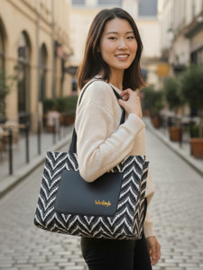 LIKE STYLE Women White, Black Shoulder Bag