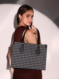 CarryLux Women Black Tote