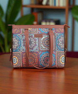 Parisal Women Multicolor Handbag
