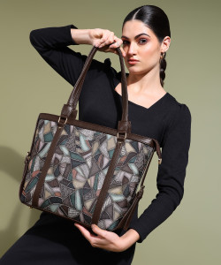 PEARLUXIS Women Green Shoulder Bag