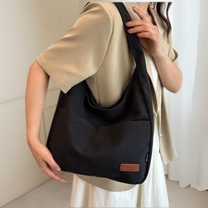 SAVIE Women Black Tote
