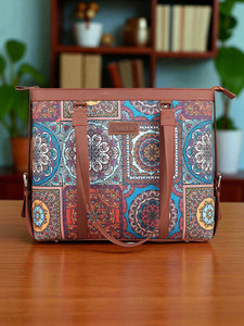 Parisal Women Multicolor Handbag