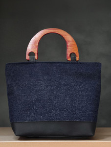 BLOOMTAIL Women Blue Hand-held Bag
