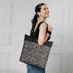 बीओजी ब्लैक महिलाओं के लिए बहुरंगी, काला शोल्डर बैग