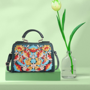 Eveda Women Green Handbag