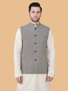 Vastraa Fusion Sleeveless Solid Men Jacket