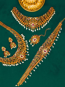JANAVI Alloy Gold-plated Multicolor Jewellery Set