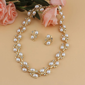 Shining Diva Metal Gold-plated White, Gold Jewellery Set