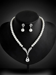 YELLOW CHIMES Alloy Silver White, Silver Jewellery Set