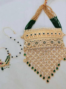 jevel Brass Gold-plated Green Jewellery Set