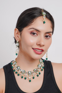 Divisha Alloy Gold-plated Green, White Jewellery Set