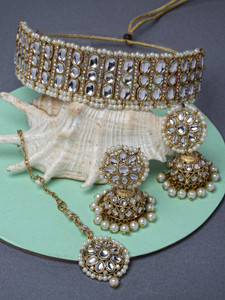 Sukkhi Alloy Gold-plated White Jewellery Set