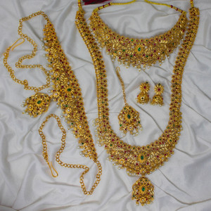 JANAVI Alloy Gold-plated Gold Jewellery Set