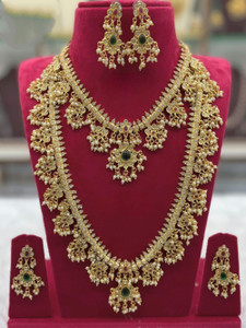 Influtive Brass Gold-plated Gold Jewellery Set