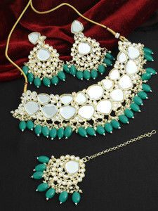 SAIYONI Brass Gold-plated Green Jewellery Set